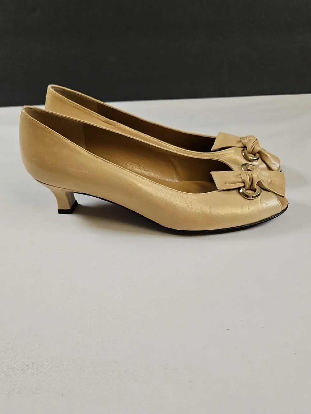 Stuart Weitzman Peep Toe Kitten Heels, Tan, Size 8